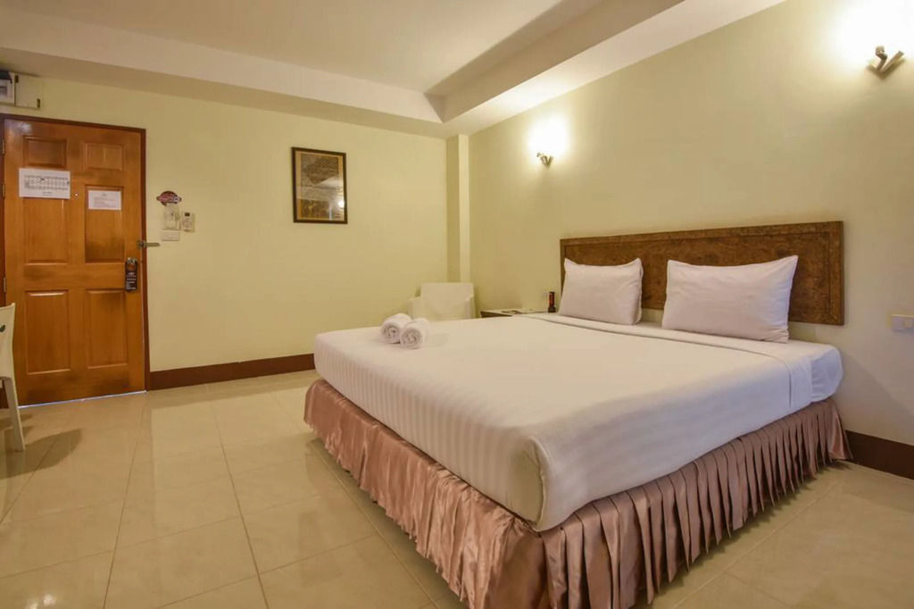 Trat Center Hotel