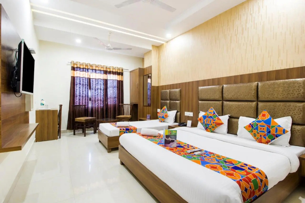 FabHotel Royal Villa