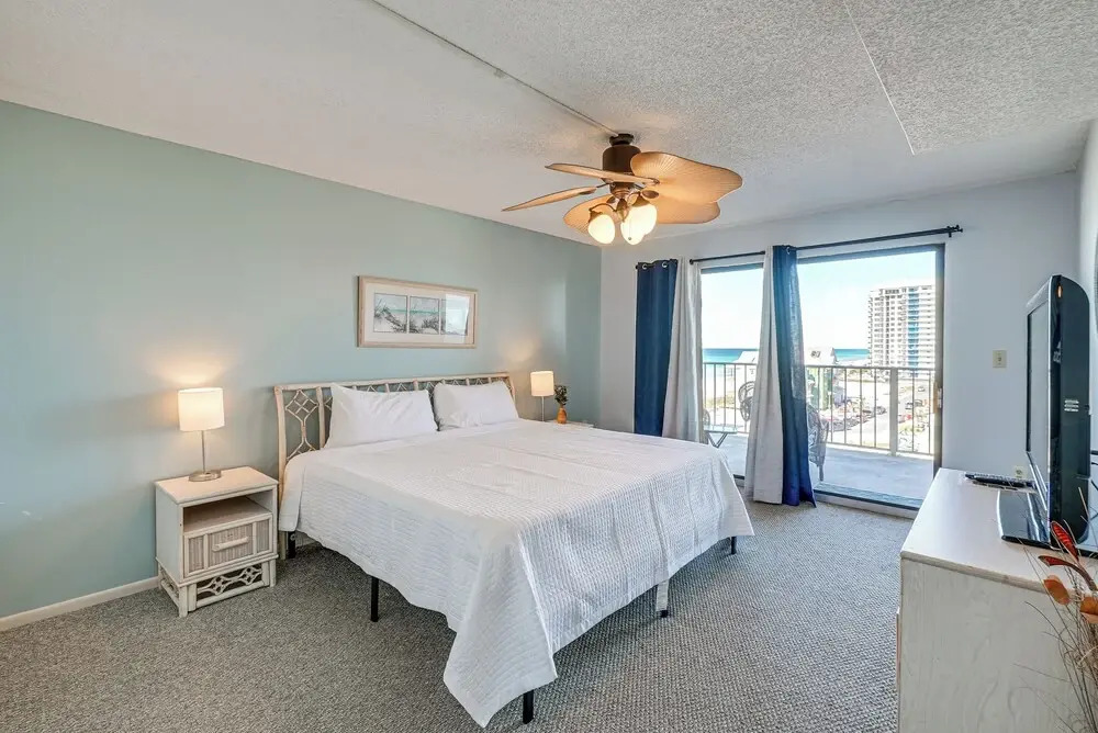 Regency Towers PCB Condo: Beach Access & 2 Pools