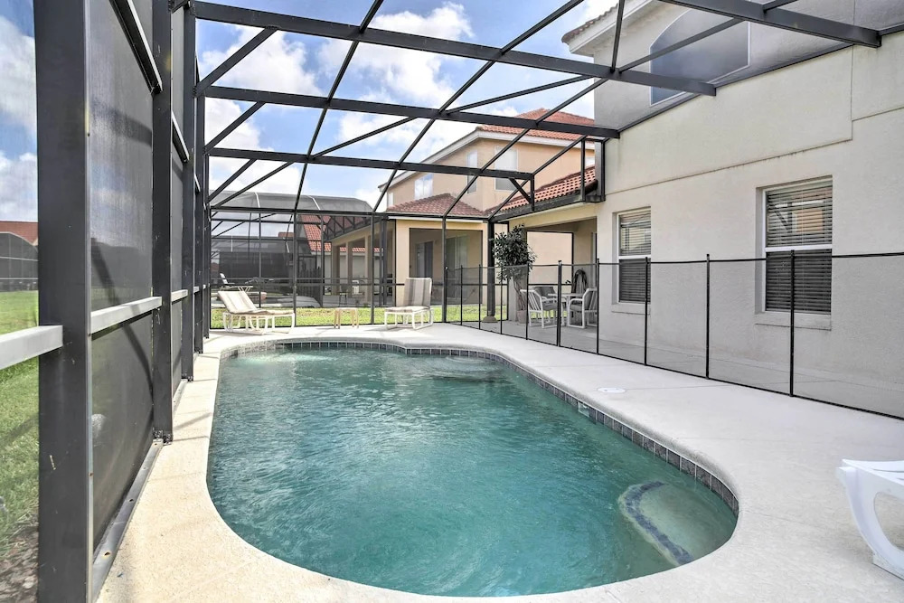 Davenport Getaway w/ Pool: 11 Mi to Disney Parks!