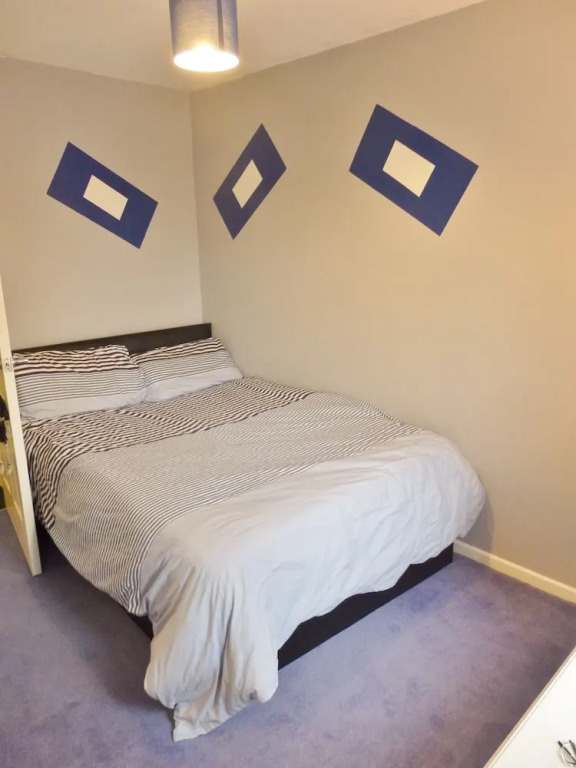 40 Salisbury Court Apartment