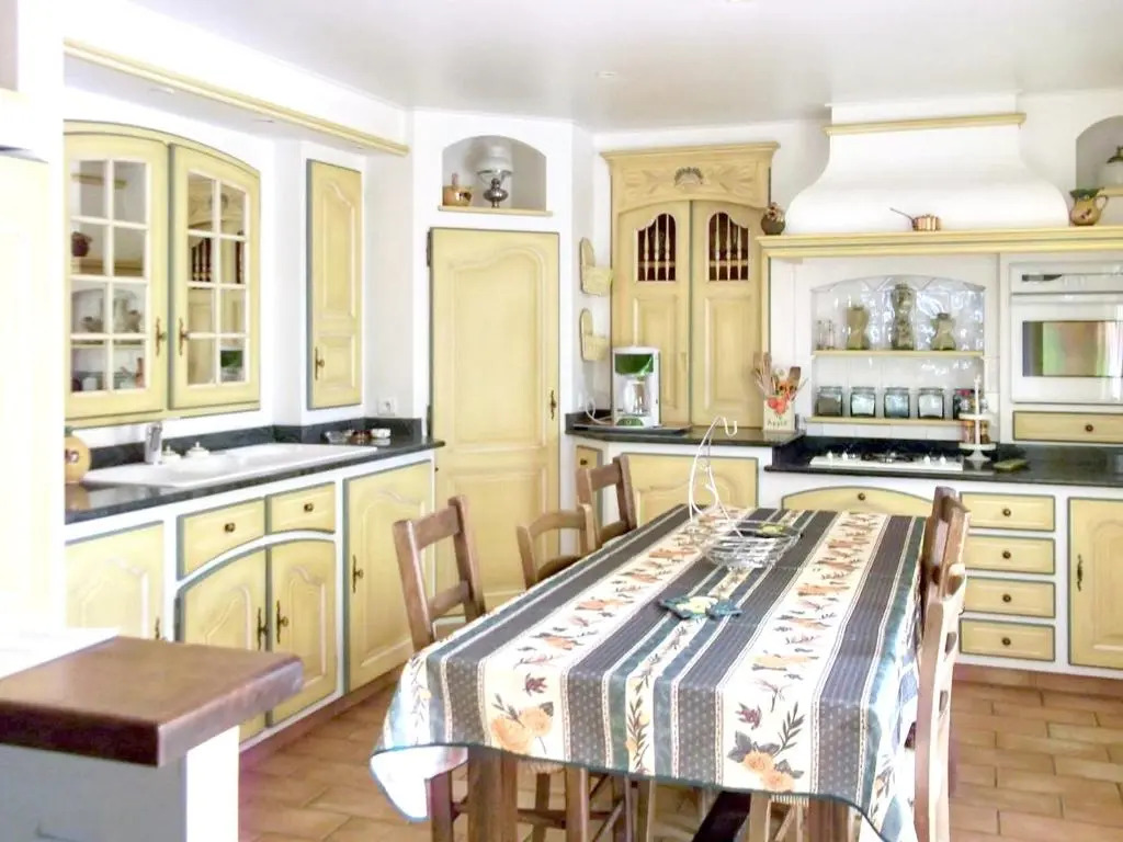 Villa spacieuse à Vaison-la-Romaine avec piscine privée