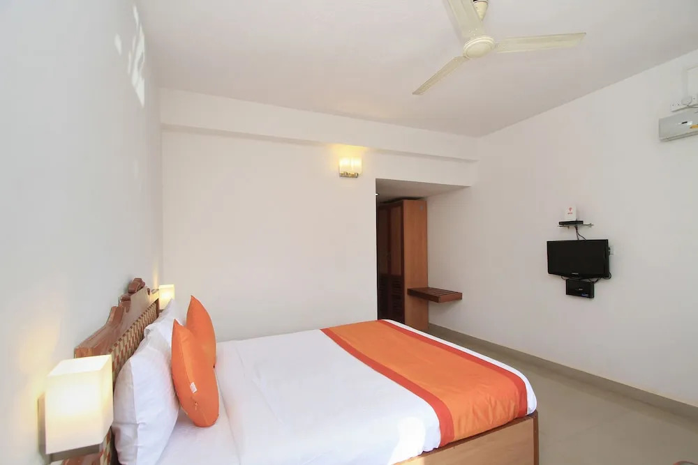 OYO 9656 Hotel Sri Venkateshwara Residency