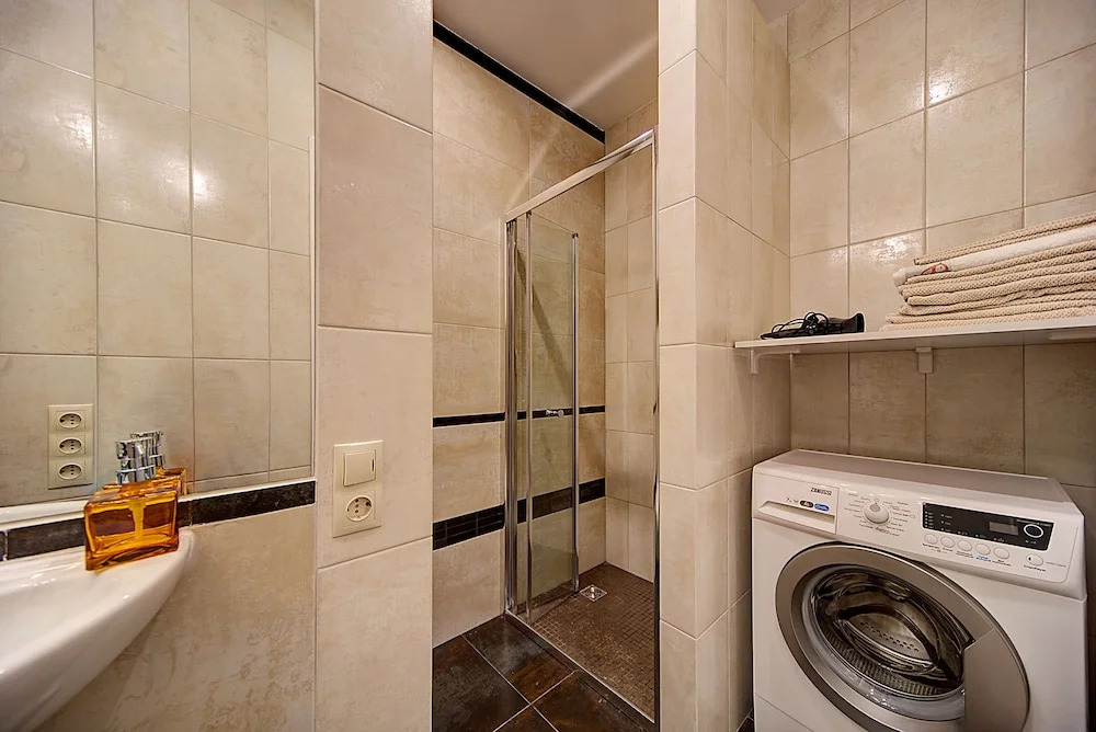 Home4day Apartment on Griboyedov Canal
