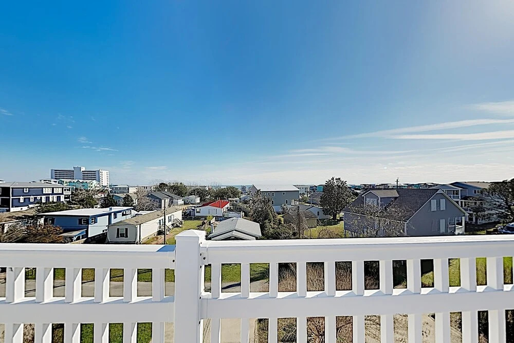 New Listing! Beachside Gem W/ Rooftop Deck 4 Bedroom Condo