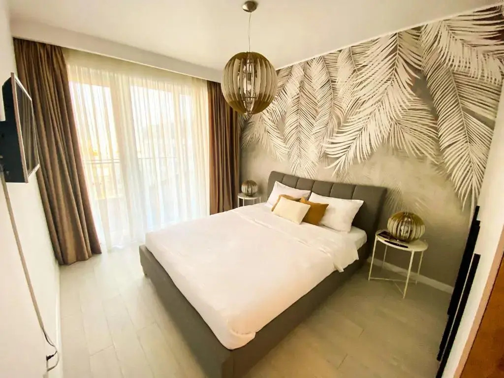 Serene Ambiance 1 BR Apartment with private parking and terrace