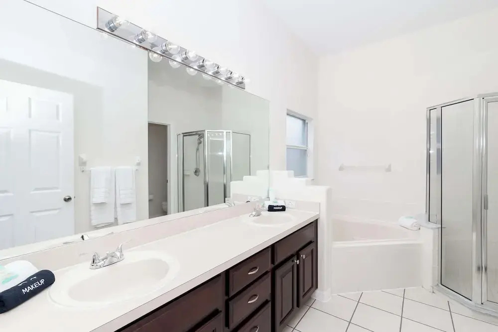 New Ownership 7BR Close to Disney