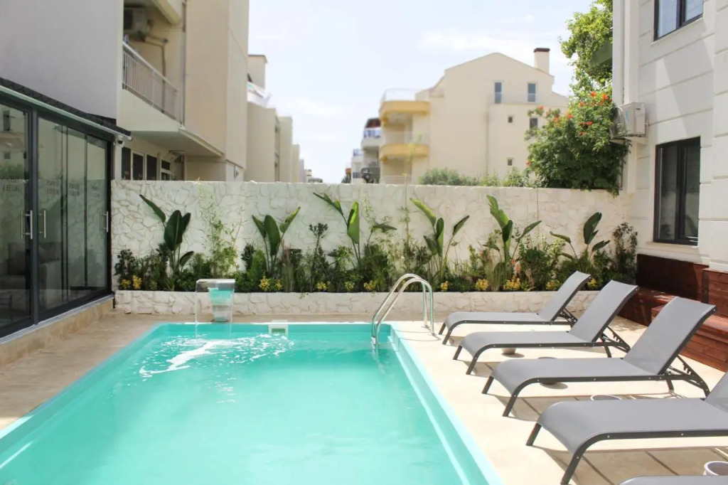 Echinus Lara Hotel