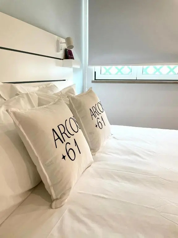Arcos 61