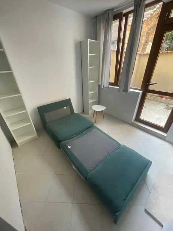 Top Center 2-BR Apartment with lovely Outdoor Area
