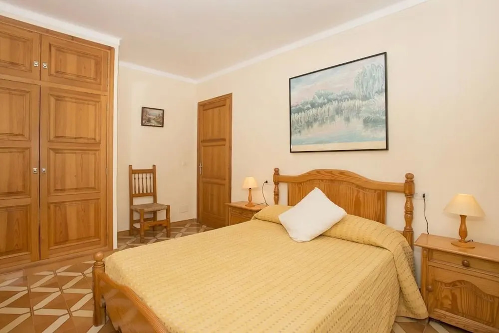 Villa - 4 Bedrooms with Pool and WiFi - 103158