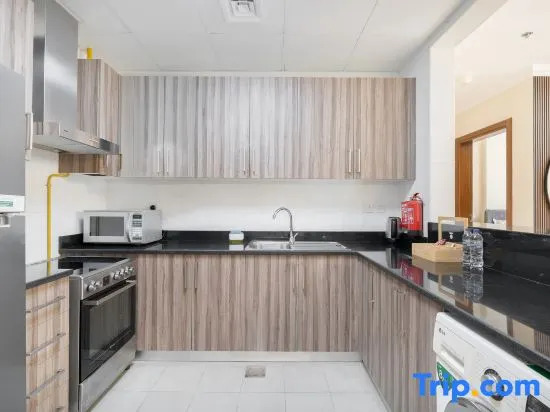 Heaven Crest Vacation Homes Downtown - Studio, 1, & 3 Bed Suite 2 min walk to Dubai Mall and Burj