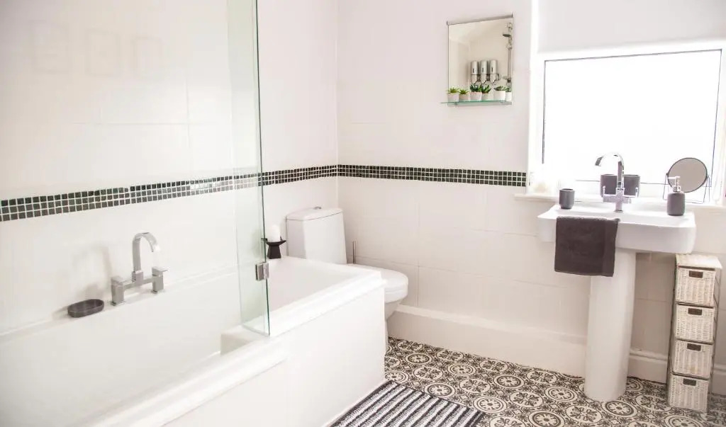 Contractor house, sleeps 5, close to restaurant's and bars, Long stays available, Oveyo Accommodation