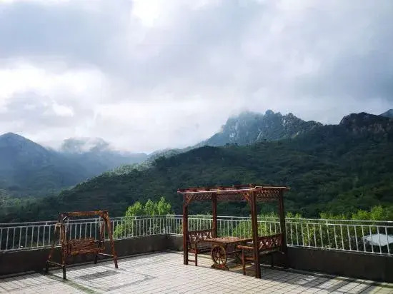 Monkey Mountain Villa Hotel