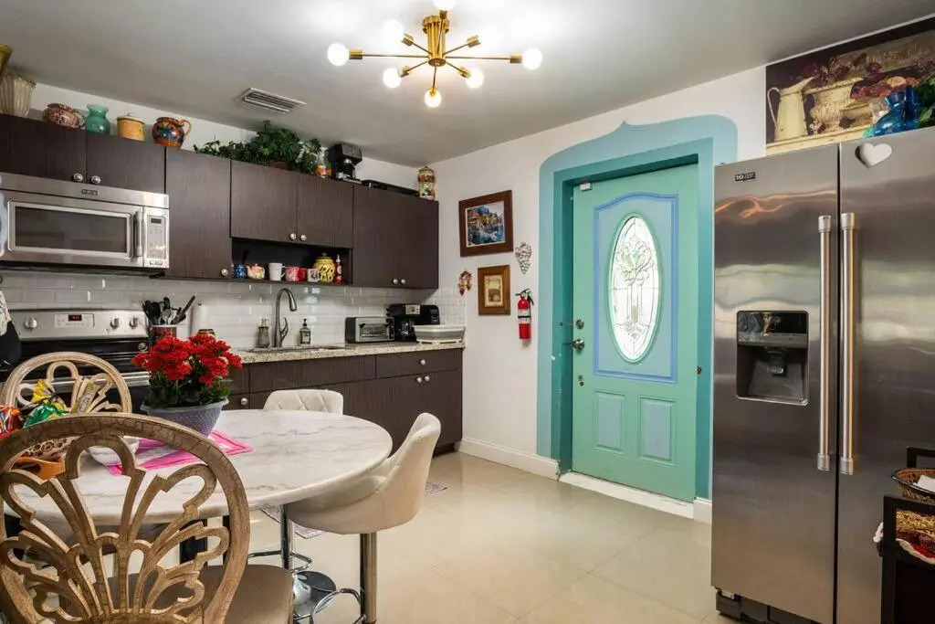 Tropical Pool Luxury Home Best Location Beaches Restaurant Hard Rock Fun