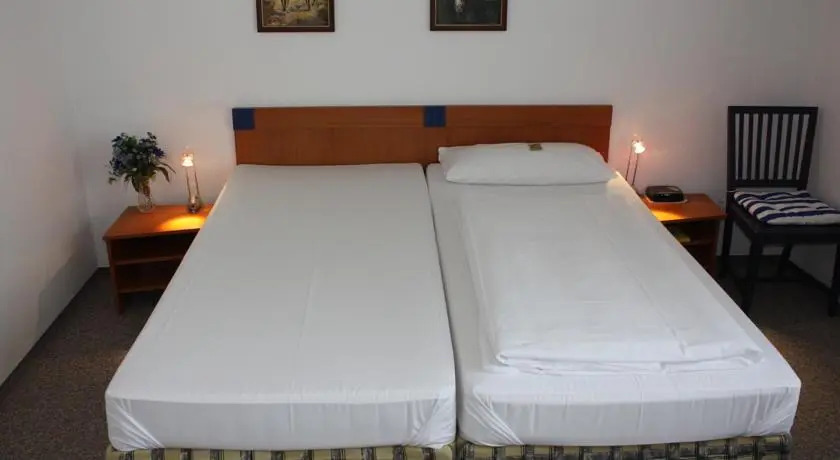 Hotel 64