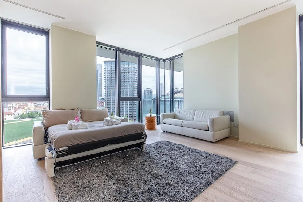 Stylish elegant Apartment in Torre Solaria with exclusive Milans view