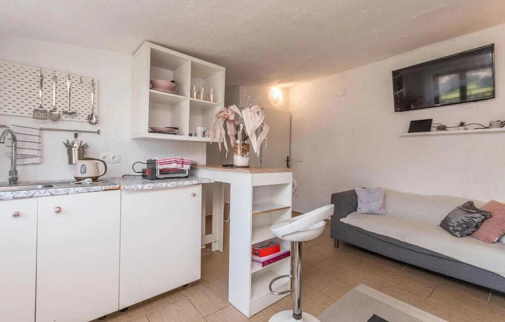 Stunning Apartment in Biograd na Moru With Wifi and 1 Bedrooms
