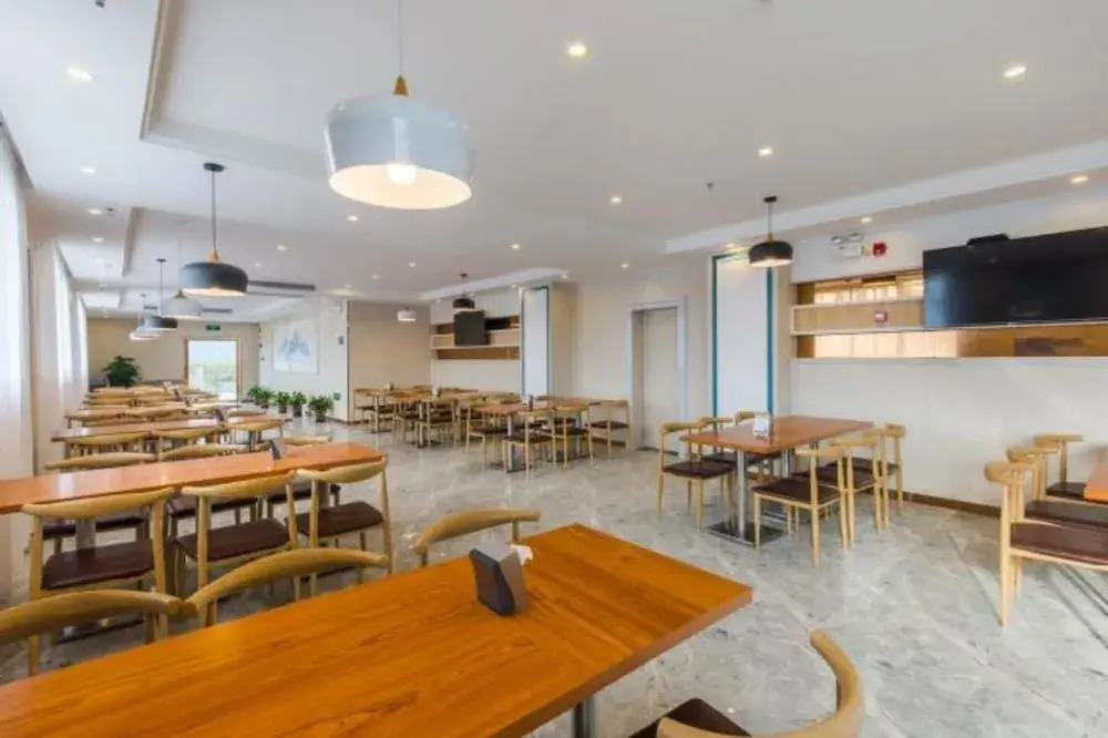 Wharton Brunel Hotel (Guilin Railway Station Vientiane City Branch)