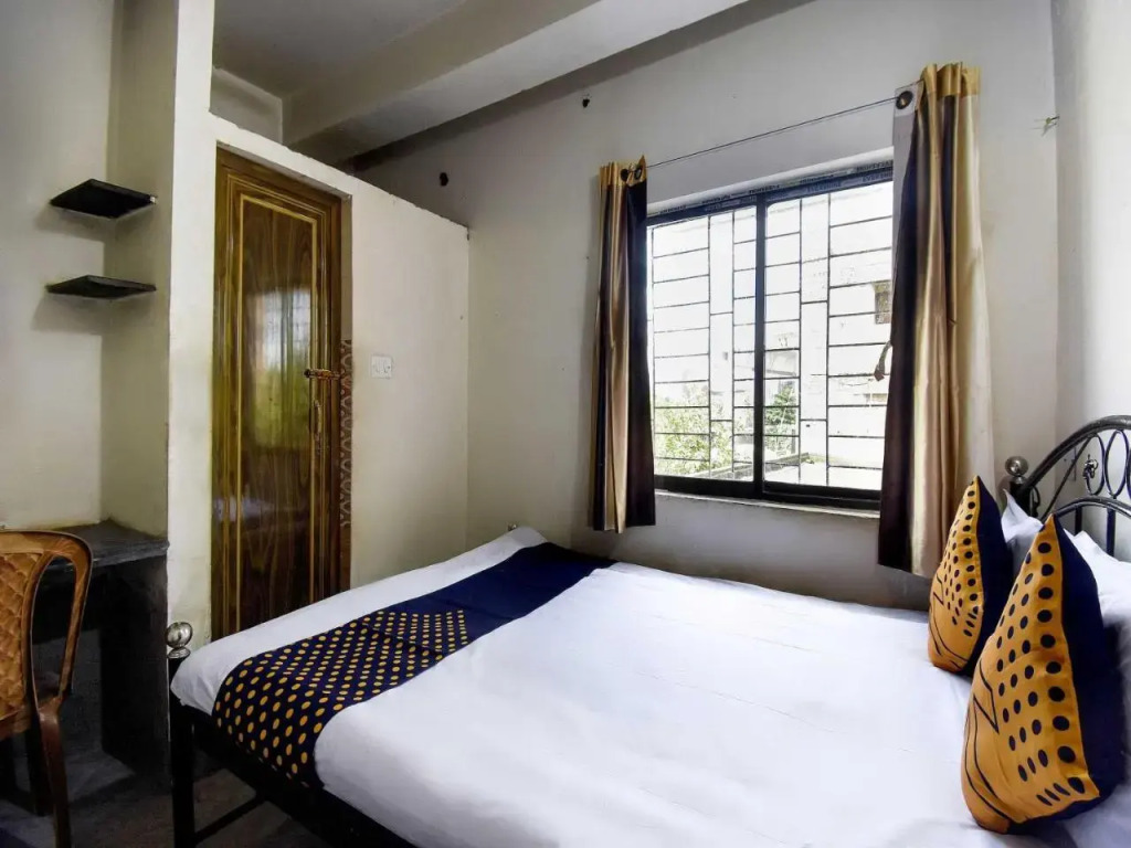 H B Guest House by OYO Rooms
