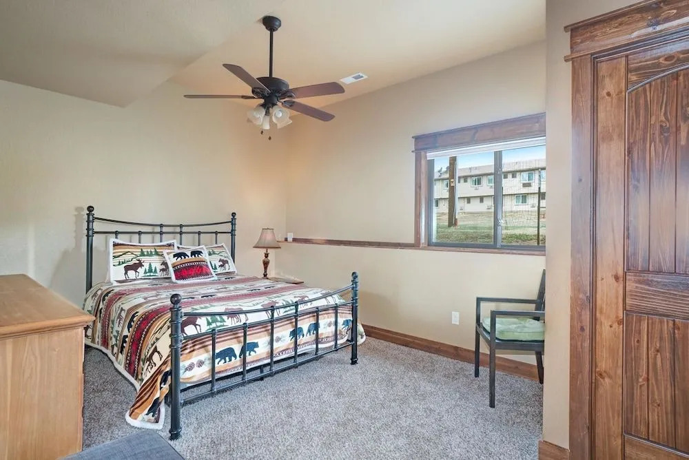 Timber Mountain Retreat - 3 Br Townhouse