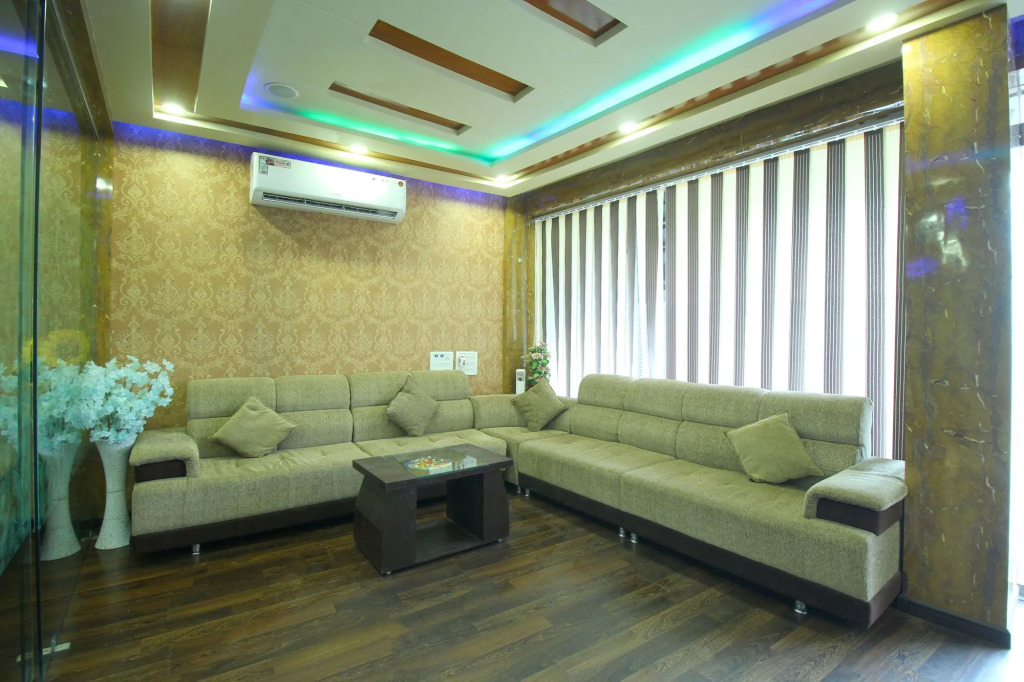 OYO 9240 Hotel Crystal Inn