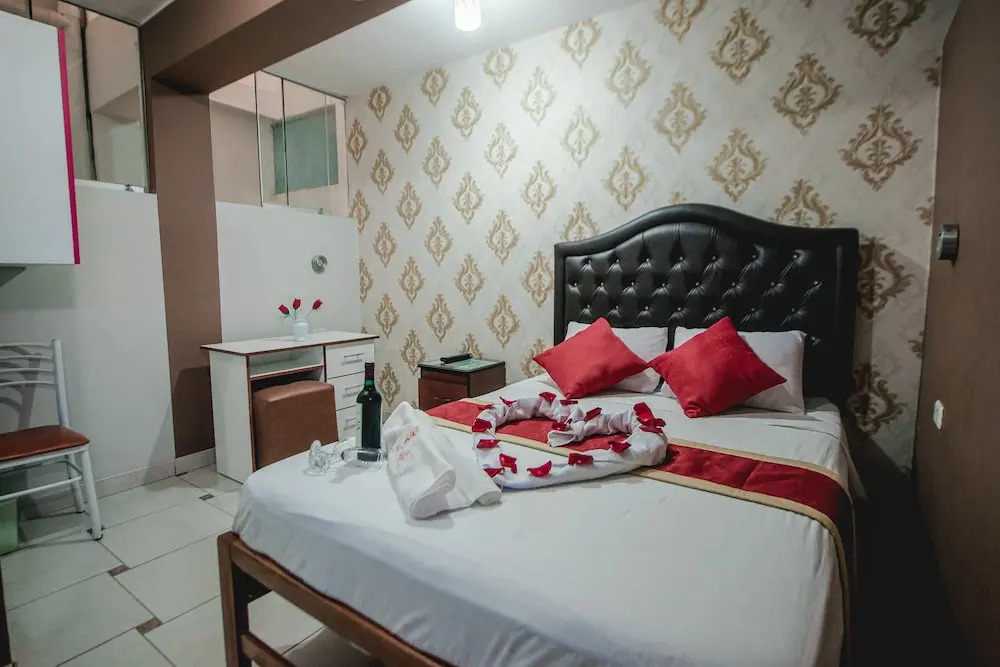 Hostal Spring II