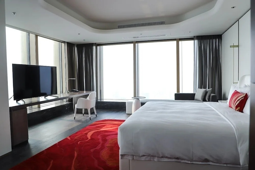 G Hotel