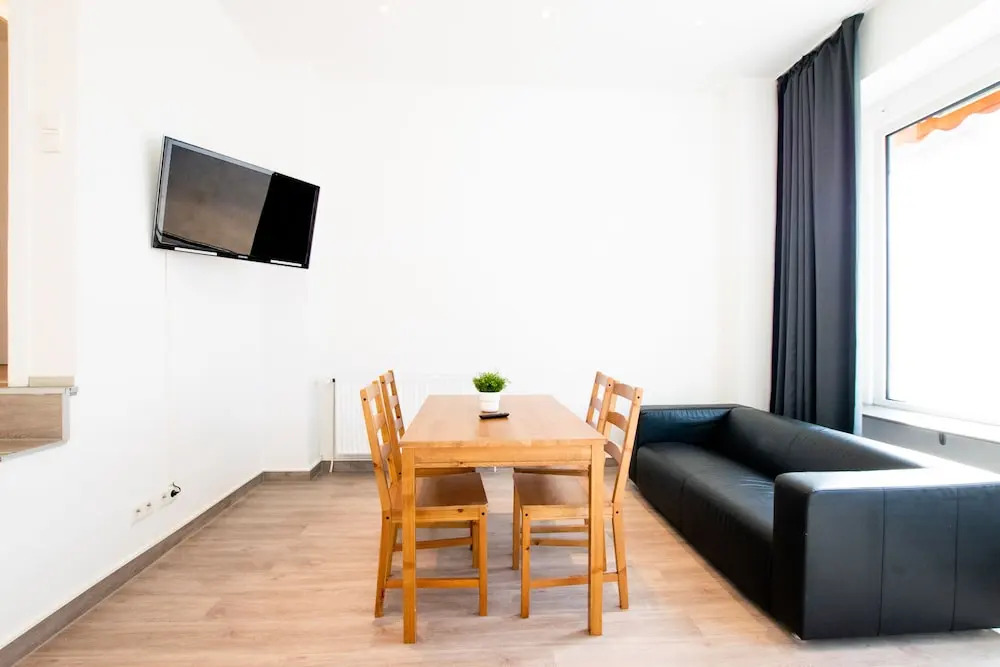 Tolstov-Hotels Large Apartment