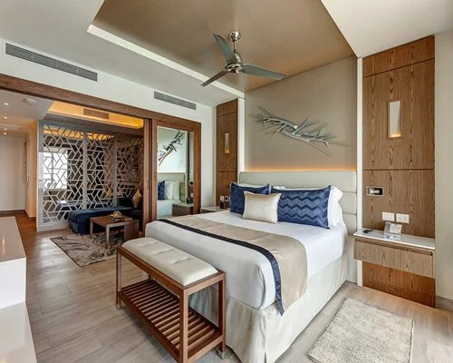TravelSmart at Royalton CHIC Suites Cancun, Cancún, Mexico