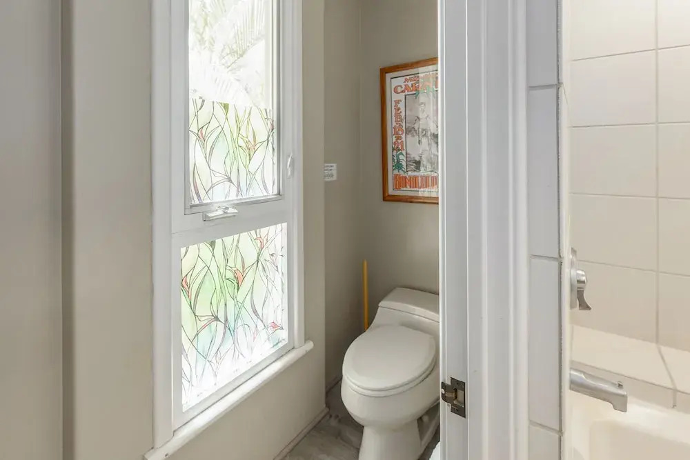 New! Palms 702 - Romantic Retreat - Split AC in Bedroom - Open-air Living Area
