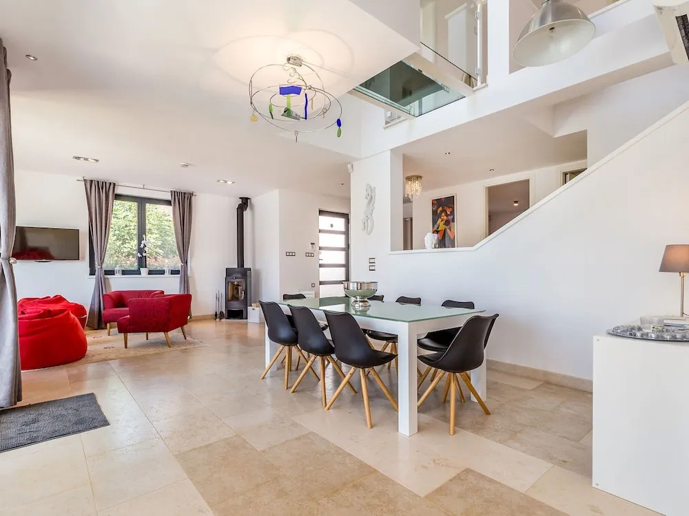 Wonderful Villa in Labinci - Kastelir with Swimming Pool