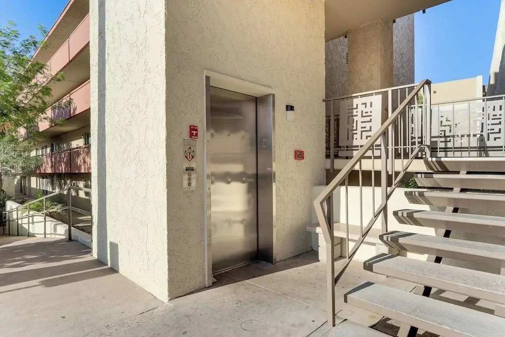 < 1 Mi to Old Town Scottsdale: Condo w/ Patio