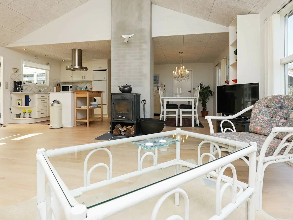 Enticing Holiday Home in Ålbæk near Beach