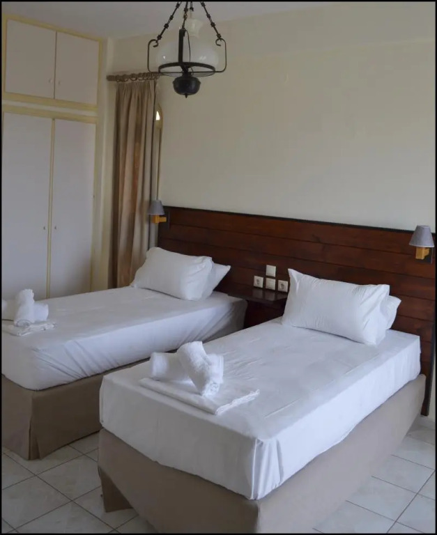 La Luna Apartments