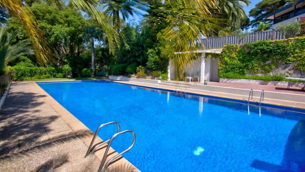 Beau T2 dans Résidence avec Piscine proche mer + PK