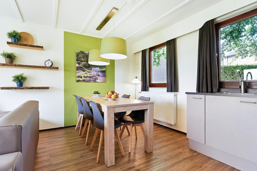 Comfortable Family Home in Reevallis