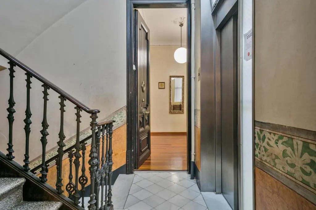 Aribau Apartment