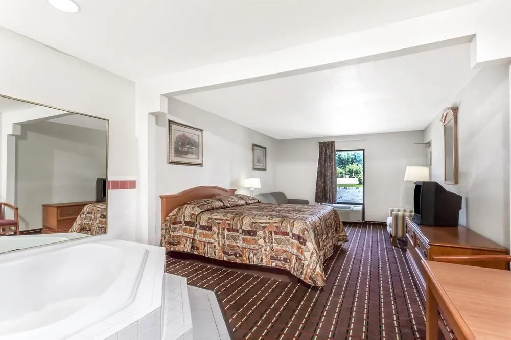 Days Inn Suffolk