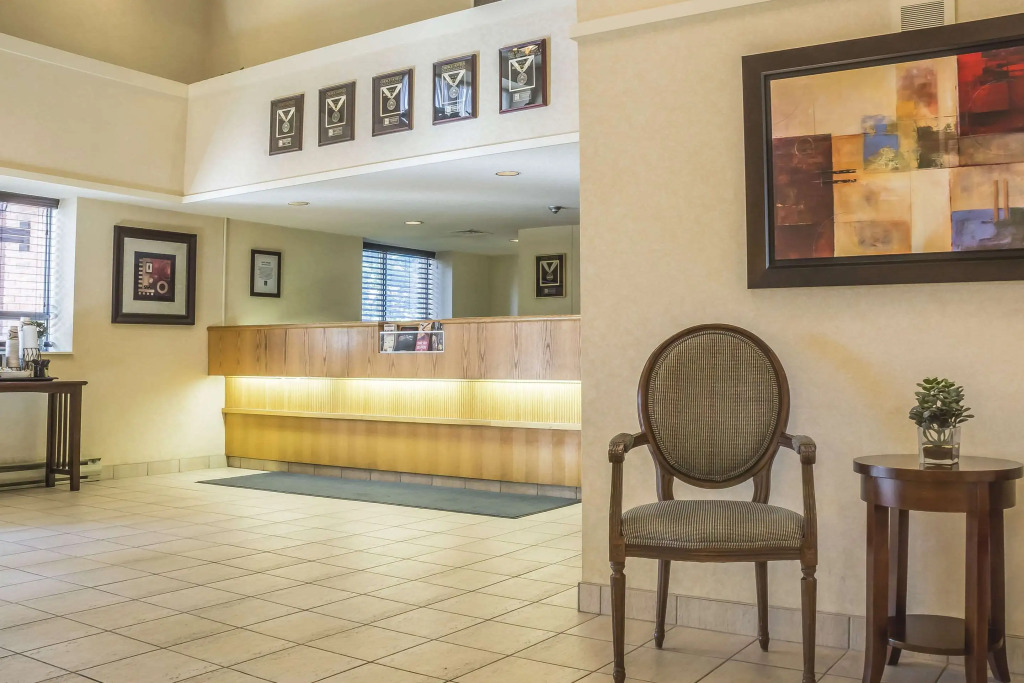 Comfort Suites