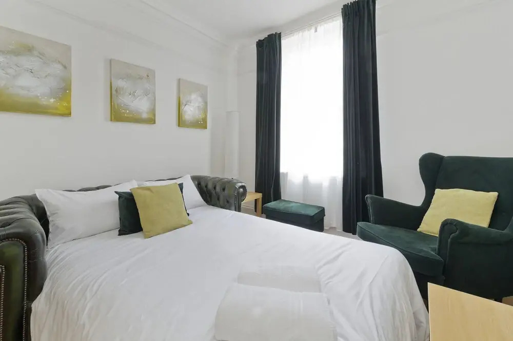 2 BDR plus Spacious Lounge Executive Delightful Apartments at Desirable Locations in Kensington and Chelsea by Ricky & Giustina Collection - W8 SW3 SW5 SW7 SW10 - Fully equipped and perfect for long stays
