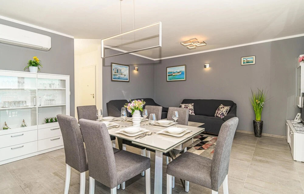 Beautiful Apartment in Seget Donji With Wifi and 2 Bedrooms