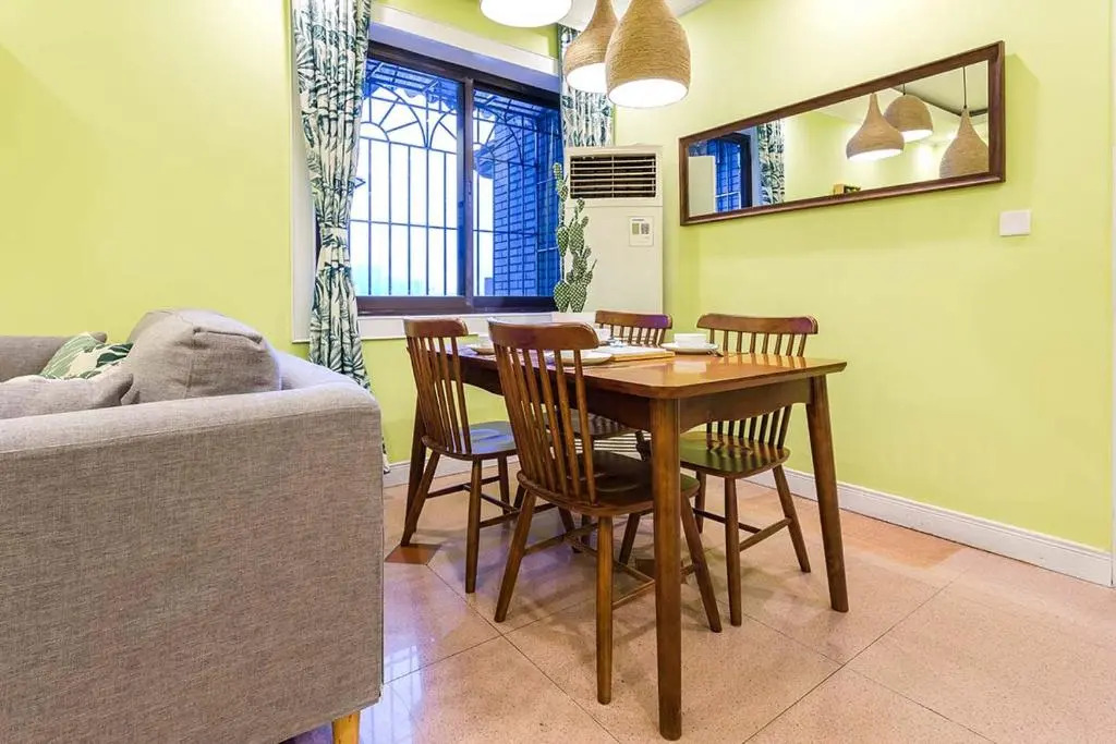 Chongqing Yuzhong·Hongya Cave· Locals Apartment 00134800