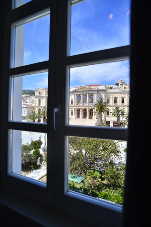 Habit Syros