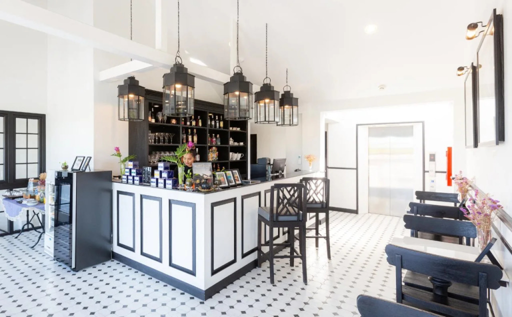 MORA Boutique Hotel