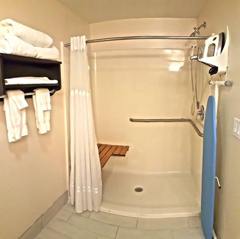 Holiday Inn & Suites Syracuse Airport - Liverpool by IHG