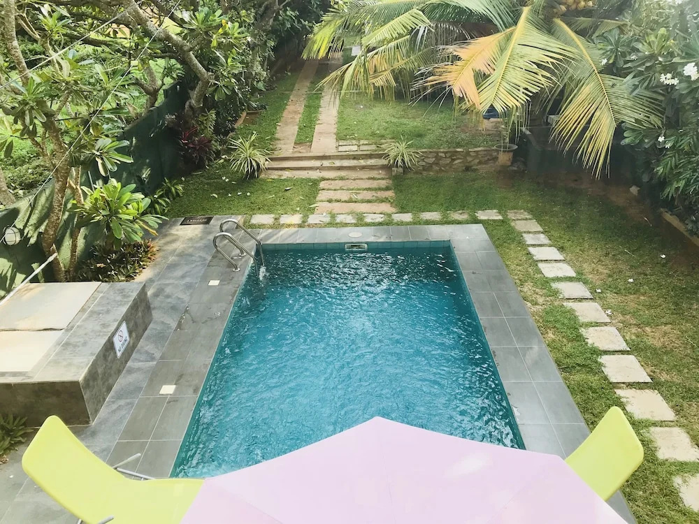 Sri Beach Bungalows And Villa