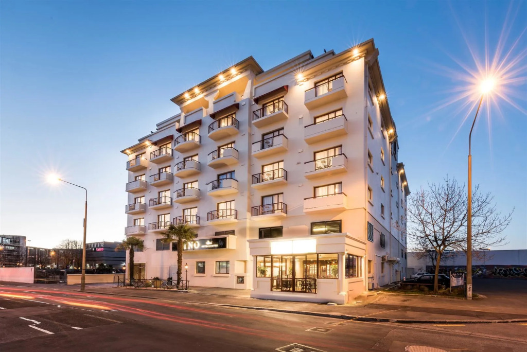 Fino Hotel & Suites