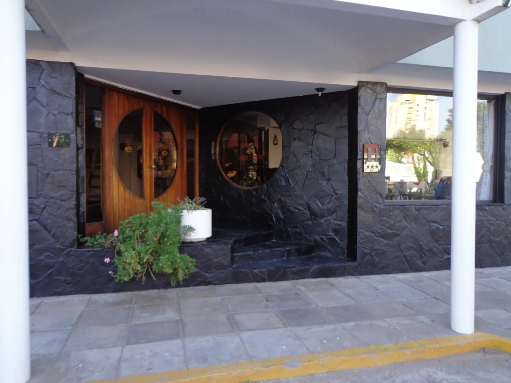 Hotel Shelter