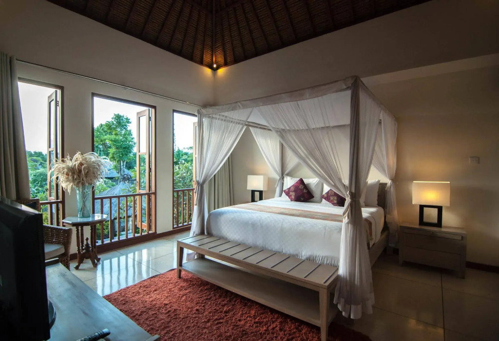 Arwana Estate